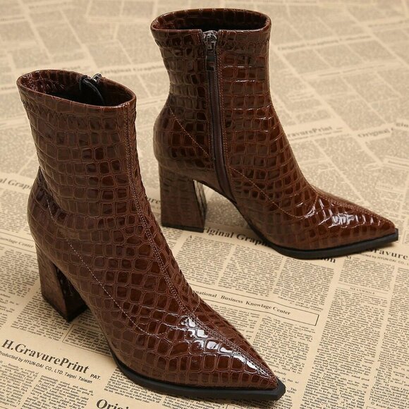 Chocolate Brown Elegant Women\'s Boots